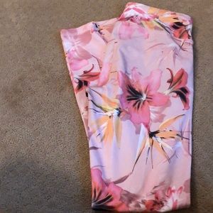 Vibrant pattern leggings